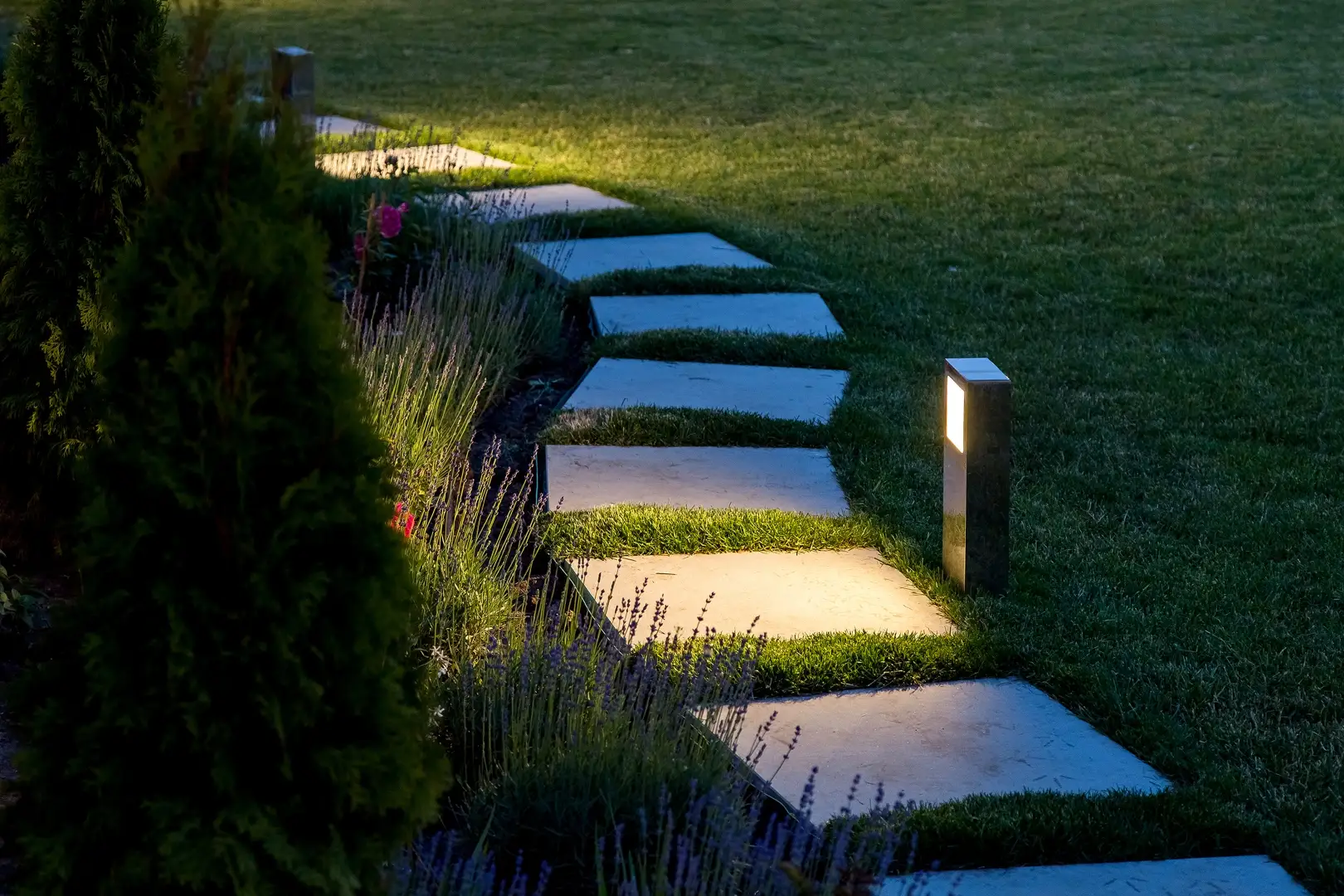 moonlighting-and-path-lighting-1 Pathway & Walkway Lighting