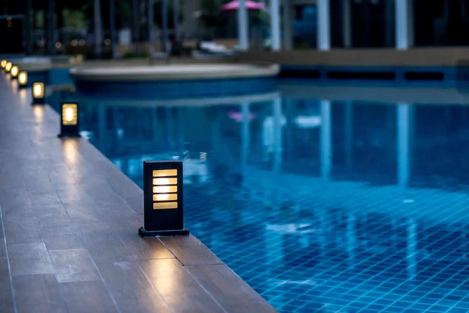 pool lighting